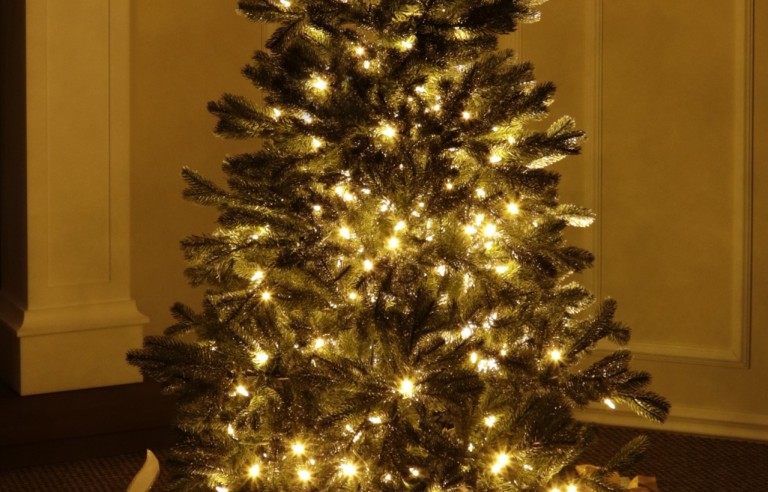 Full Spritzgussnadeln Künstlicher Weihnachtsbaum-155 cm-200 LED-Black Hill Spruce