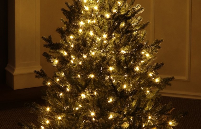 Full Spritzgussnadeln Künstlicher Weihnachtsbaum 155 cm-250 LED-Sherwood Spruce