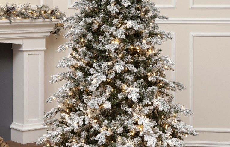 Zasnežený  umelý vianočný stromček 700 LED-230 cm-White Angel