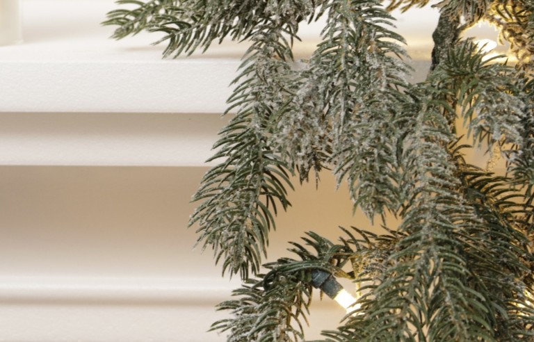 Tannengirlande mit Schnee-Full PE-50 LED-270 cm-White Angel